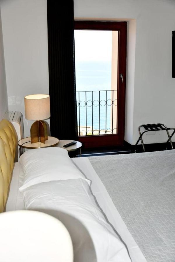 Le Suite Guarinelli B&B Гаета Екстериор снимка