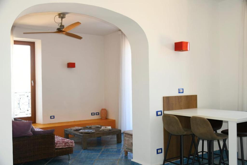 Le Suite Guarinelli B&B Гаета Екстериор снимка